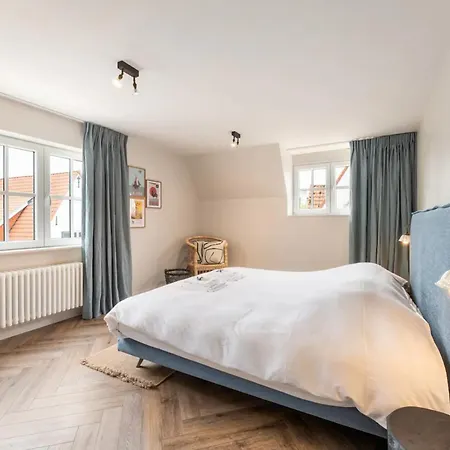 Manouchka In Luxury Seaside * De Haan