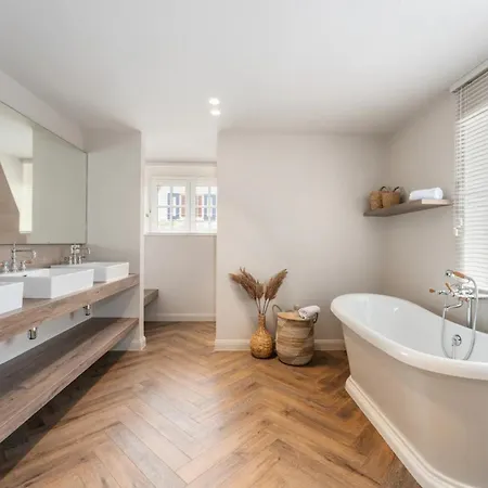 Manouchka In Luxury Seaside * De Haan